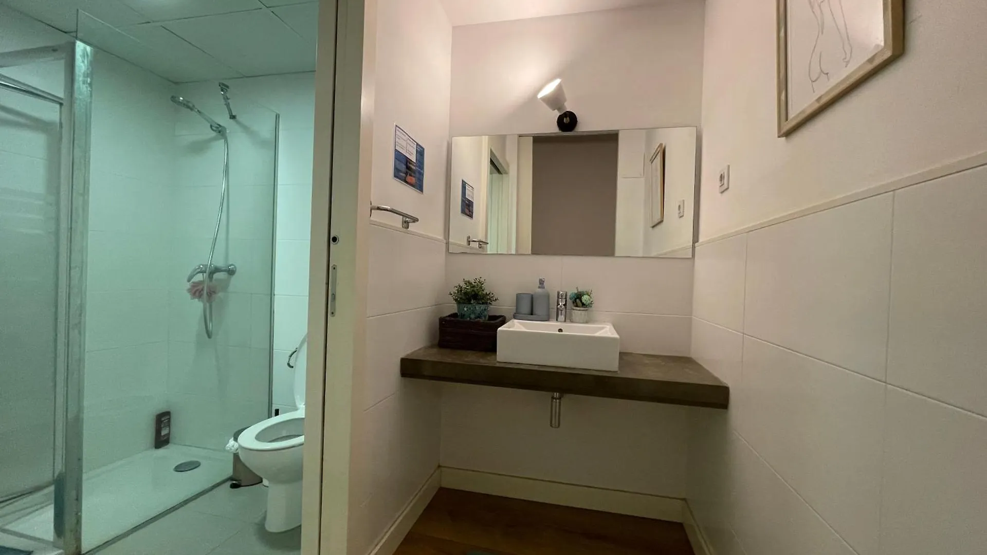 Oasis Rooms Barcelona - By Port Vell 3 Hostel