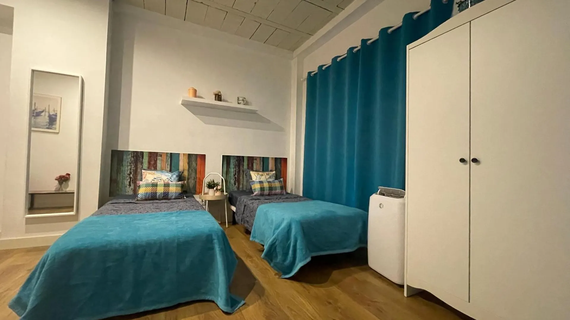 Hostel Oasis Rooms Barcelona - By Port Vell 3 Spain